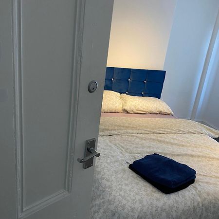 Marvellous Room 2 Stoke-on-Trent 外观 照片