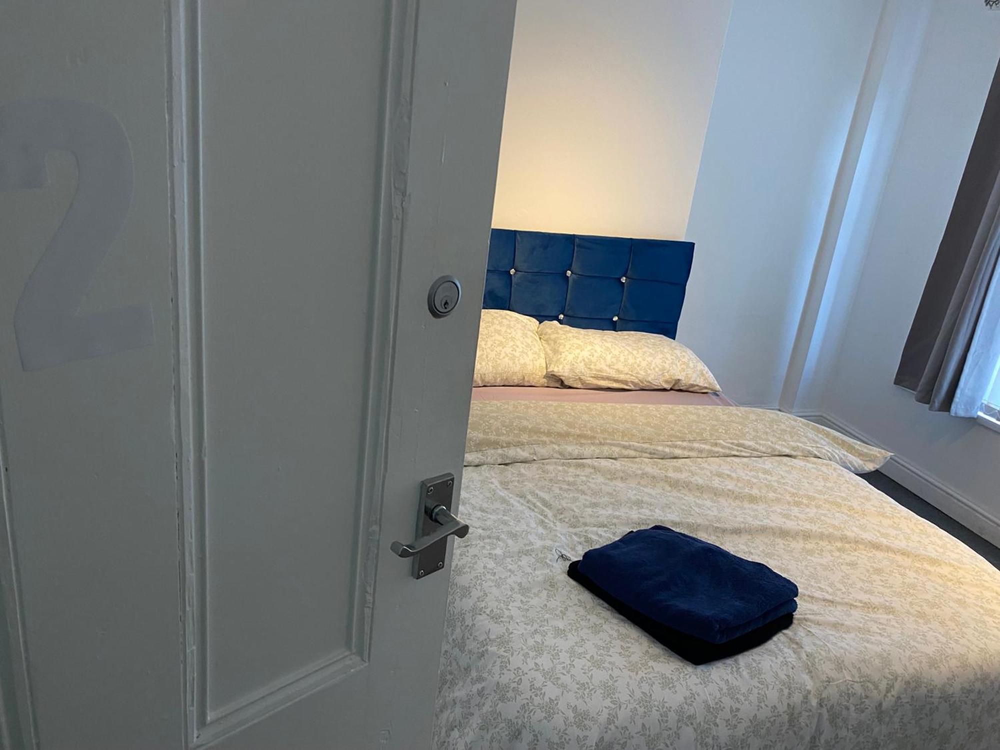 Marvellous Room 2 Stoke-on-Trent 外观 照片